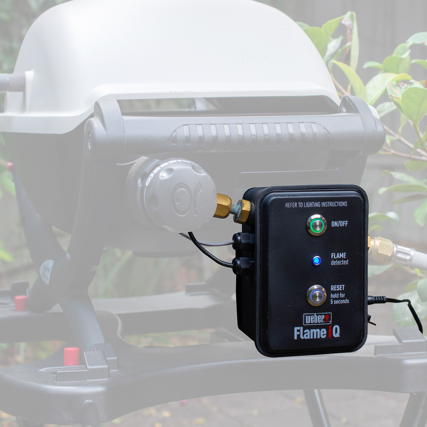 Weber® Baby Q® (Q1000 - Classic 2nd Gen) Gas Barbecue with Flame iQ® image number 4
